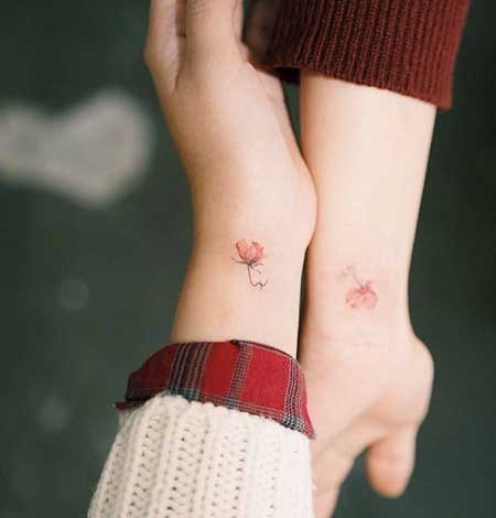 14-Small-Tattoos-Flower-Small-Wrist-2017051328
