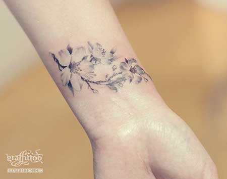 3-Small-Tattoos-Flower-Vintage-Small-2017051140