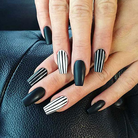 Nails Black Striped Nail