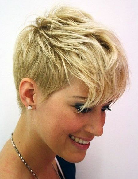 7-Short-Haircuts-for-Heart-Shaped-Faces-240