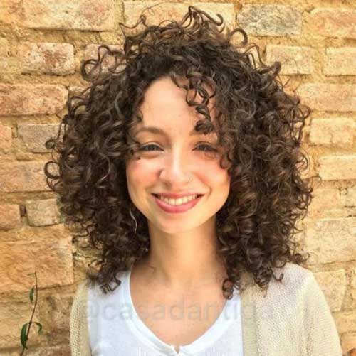 9.Medium Curly Hairstyles