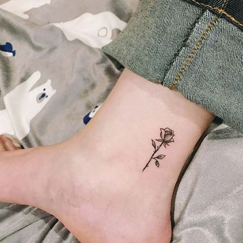 18.Small Rose Tattoos