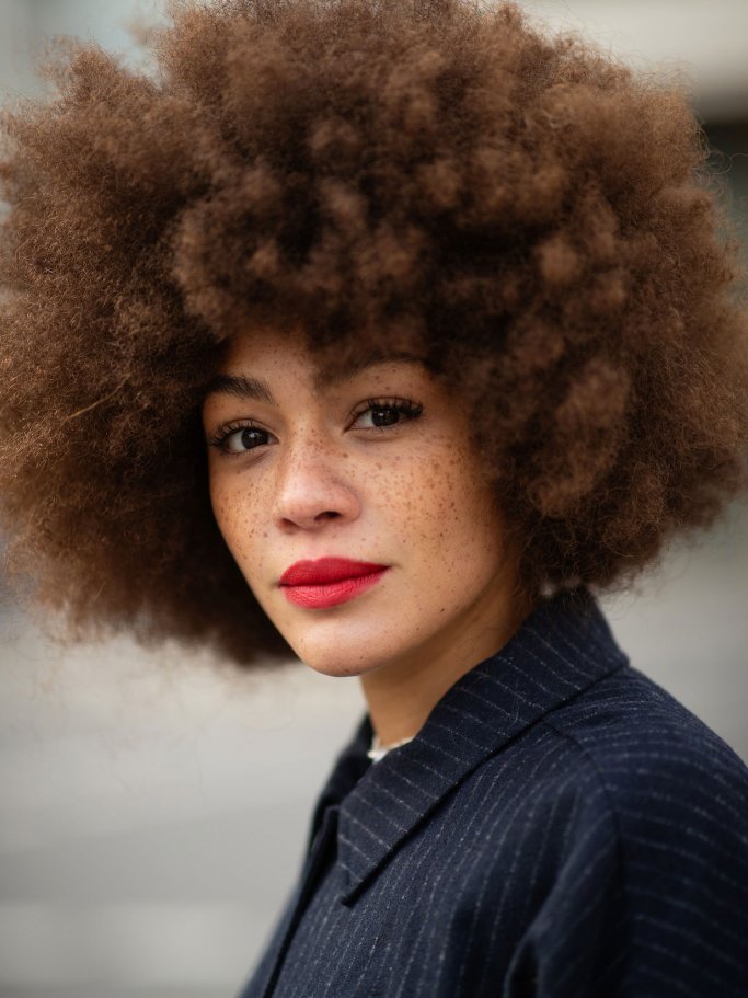 Julia Dahlia with Afro curls